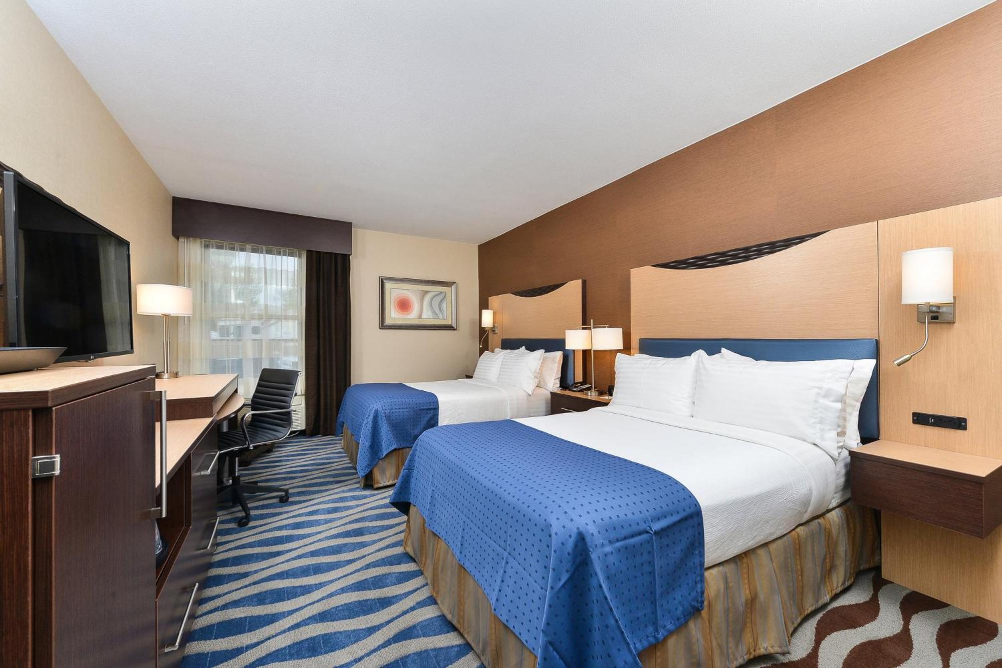 Standard Double Room with Two Double Beds