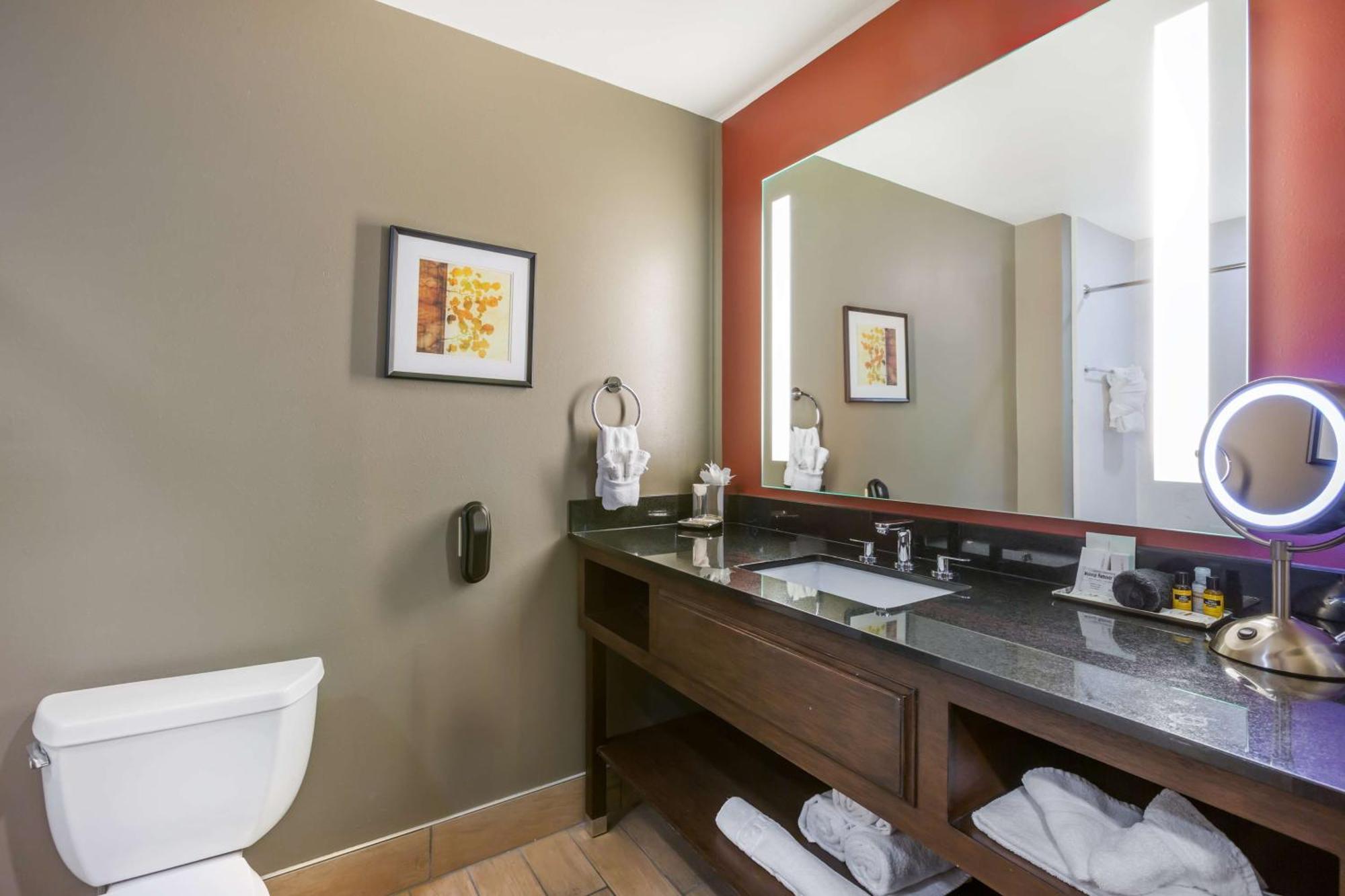 Queen Suite with Balcony